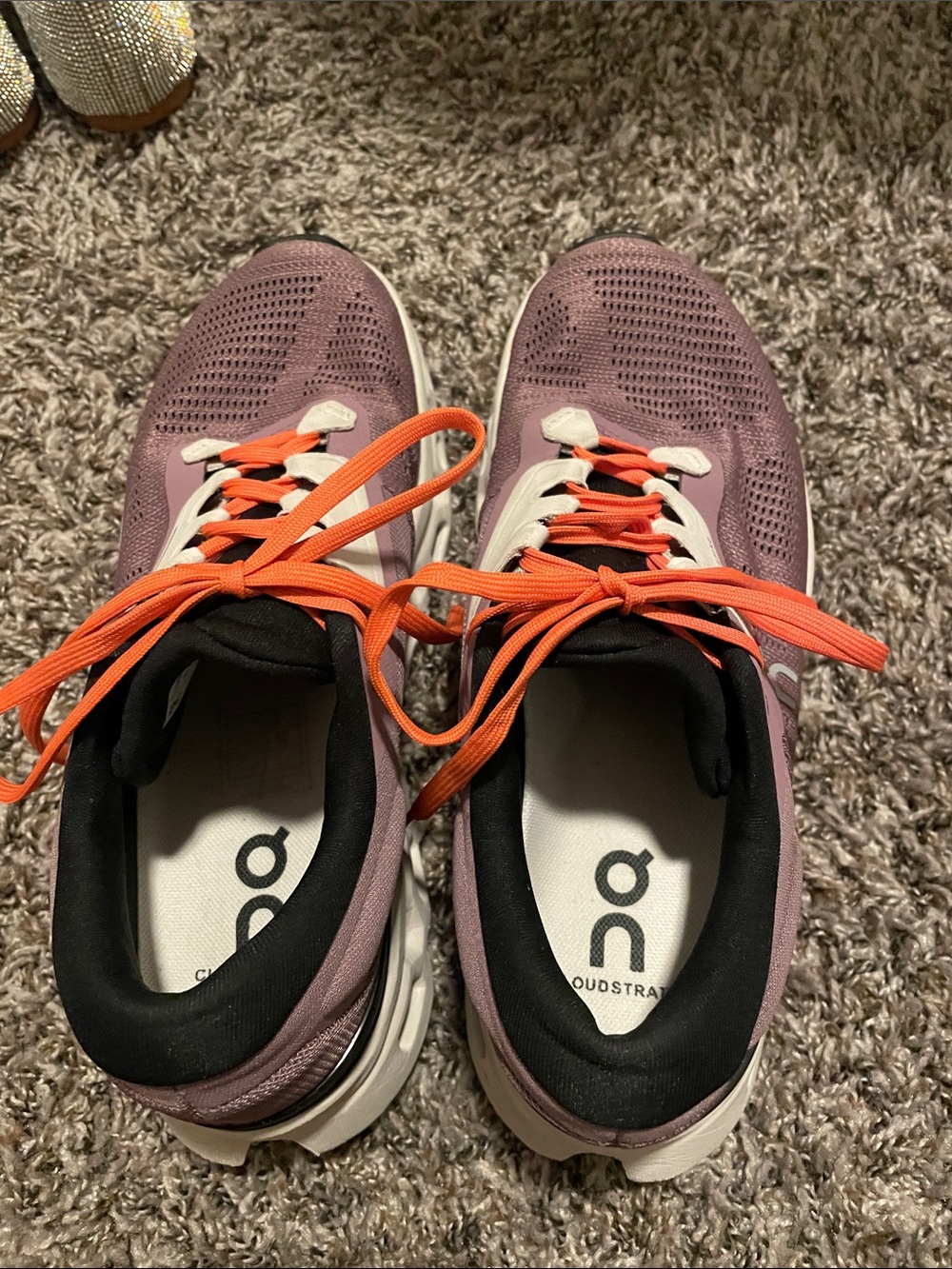OnCloud Running Women's Mauve Athletic Shoes with Orange Laces